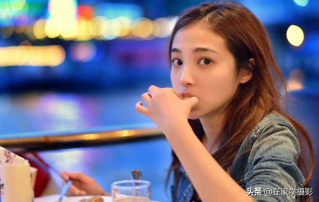逆光拍摄人像脸黑的方法,相机拍出来人脸黑怎么办