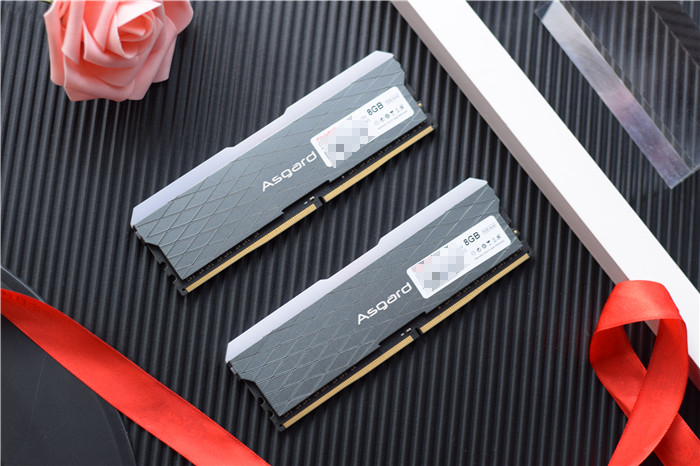 电脑内存条rgb灯光乱跳,电脑内存选择512gb还是1tb