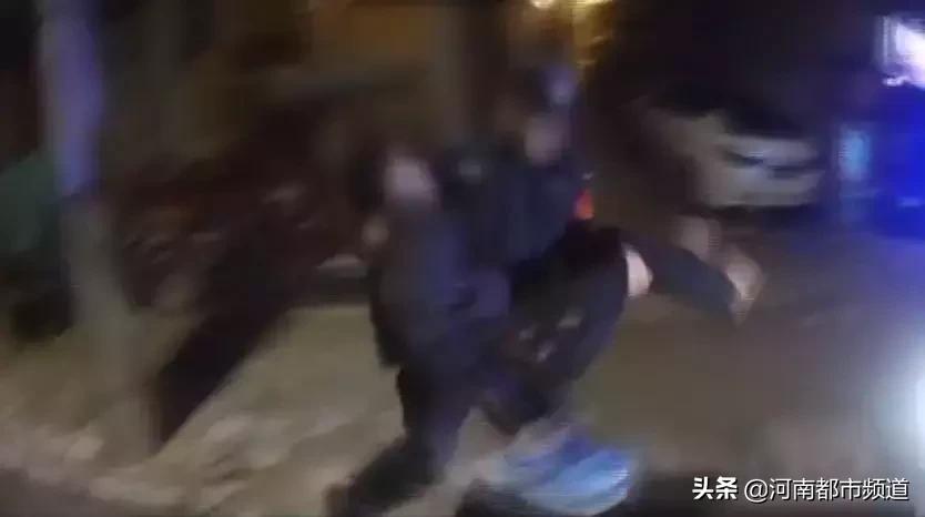 男子一觉醒来吓三跳,男子一觉醒来吓一大跳