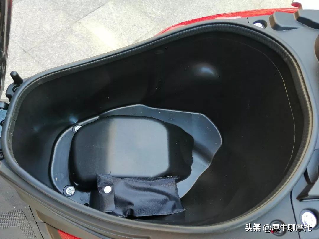 豪爵afr125踏板车测评,豪爵8000至9000元踏板车