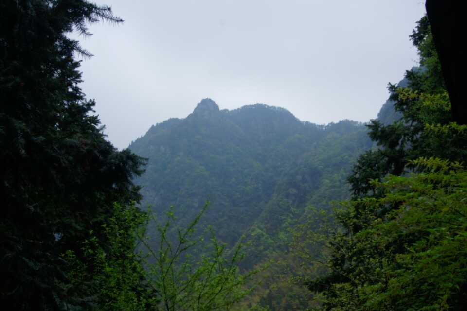 香山香炉峰,西登香炉峰