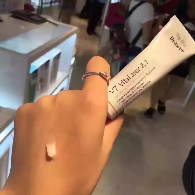 蒂佳婷的V7激光霜它的强力美白淡斑提亮到底有多强大？