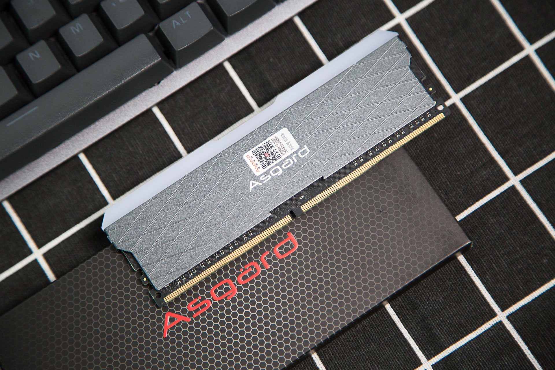 阿斯加特16g3000ddr4内存评测,阿斯加特内存条3200和3600区分