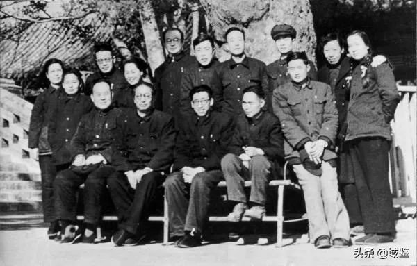 郑振铎中国文学史,郑振铎的简历和作品