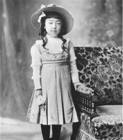 日本皇后凉子和美智子,日本良子皇后的基因真强大