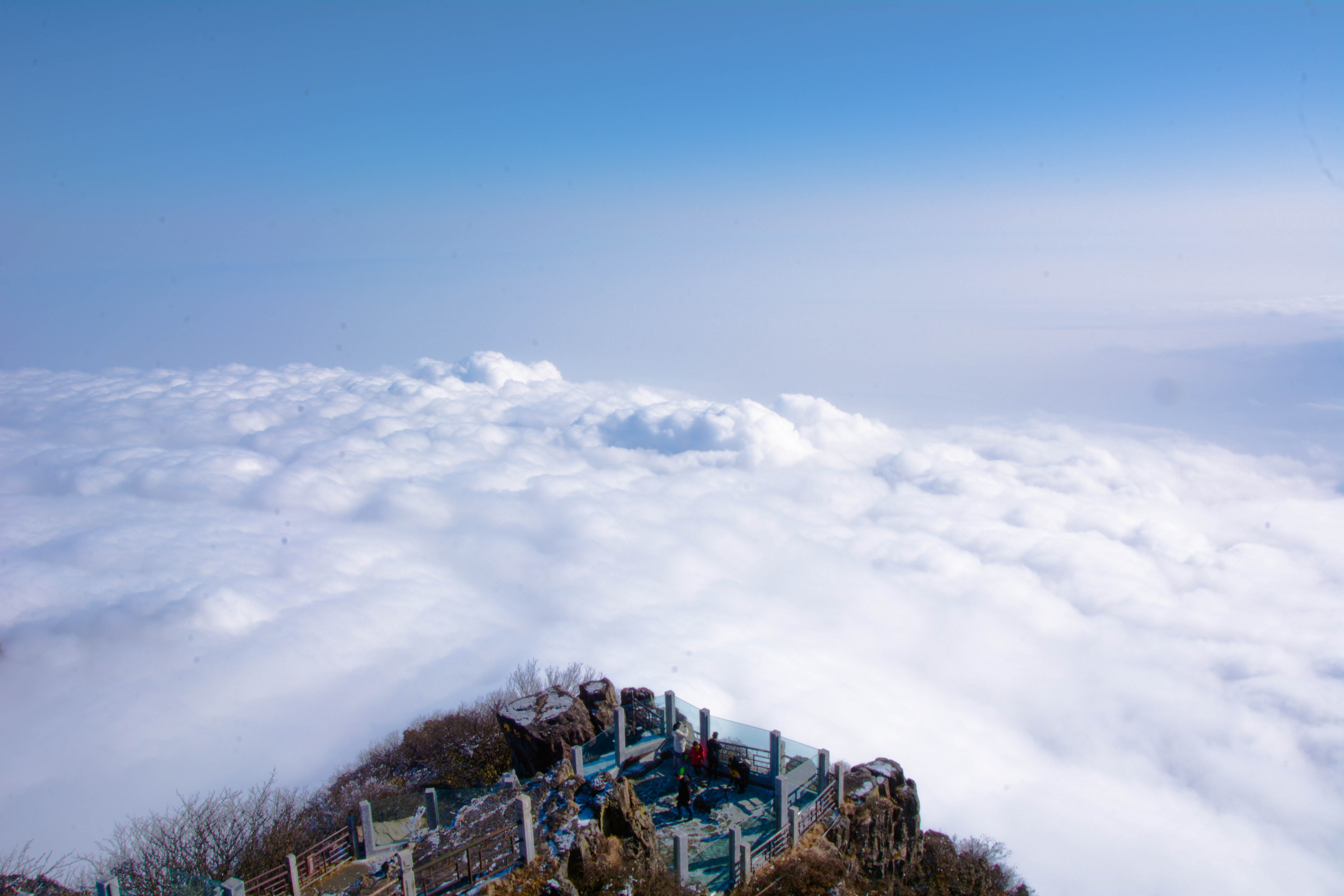 峨眉山冬雪仙境,峨眉山象城旅游