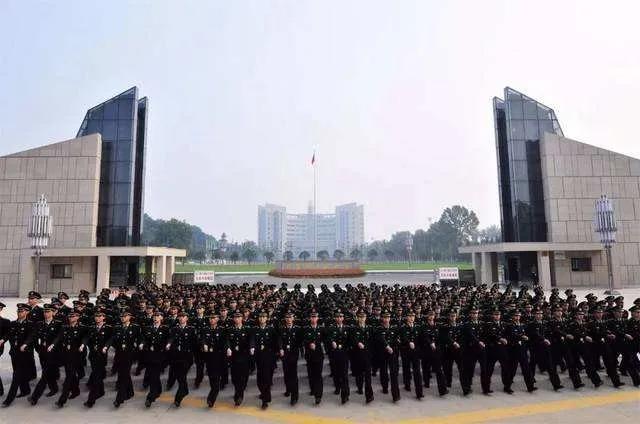 砺剑春秋|60年前，周恩来总理签署命令，任命他为西安炮兵高级专科学校校长