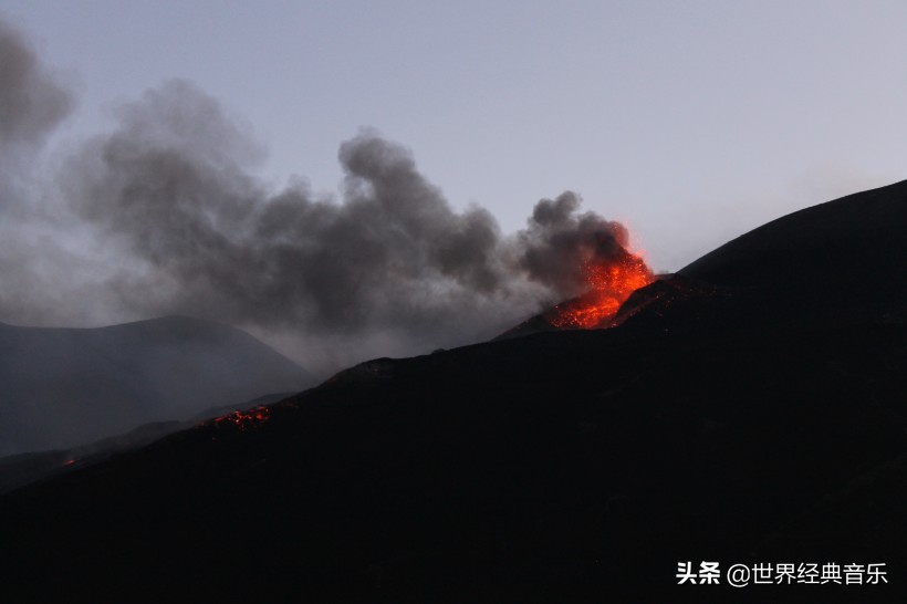 怀旧老歌40首大联唱经典珍藏版,红歌100首经典老歌大联唱dj