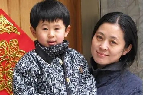“央视台柱子”倪萍：与赵忠祥主持春晚多年，却在事业巅峰期隐退