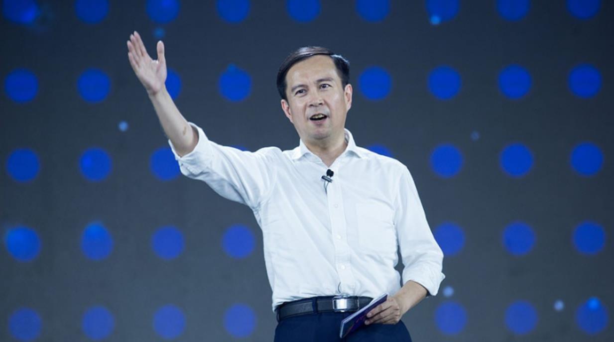 马云高调退休，接班他的人为什么是张勇？