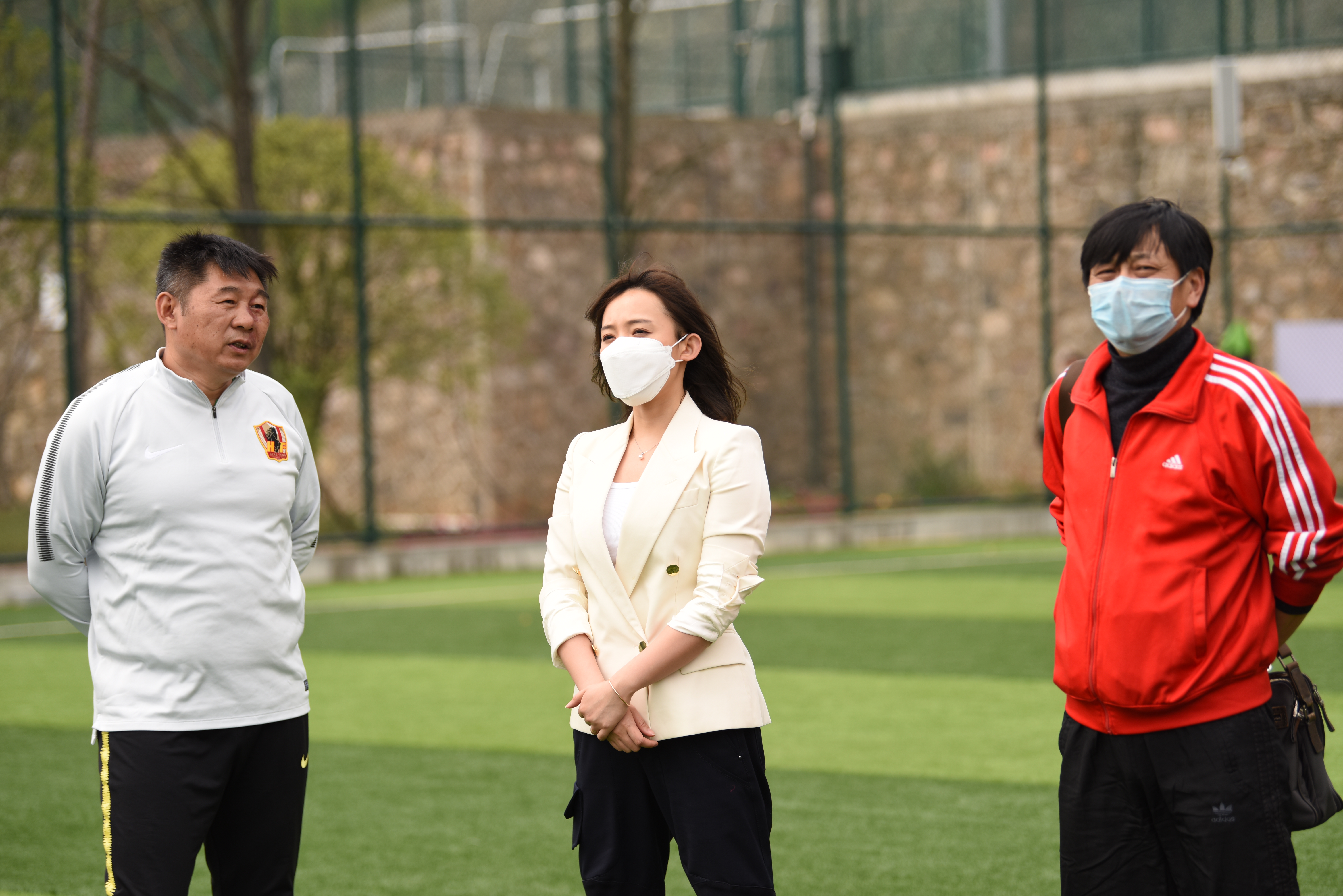 有序复工复产丨文筱婷董事长率队到都匀看望慰问一线队及各级梯队