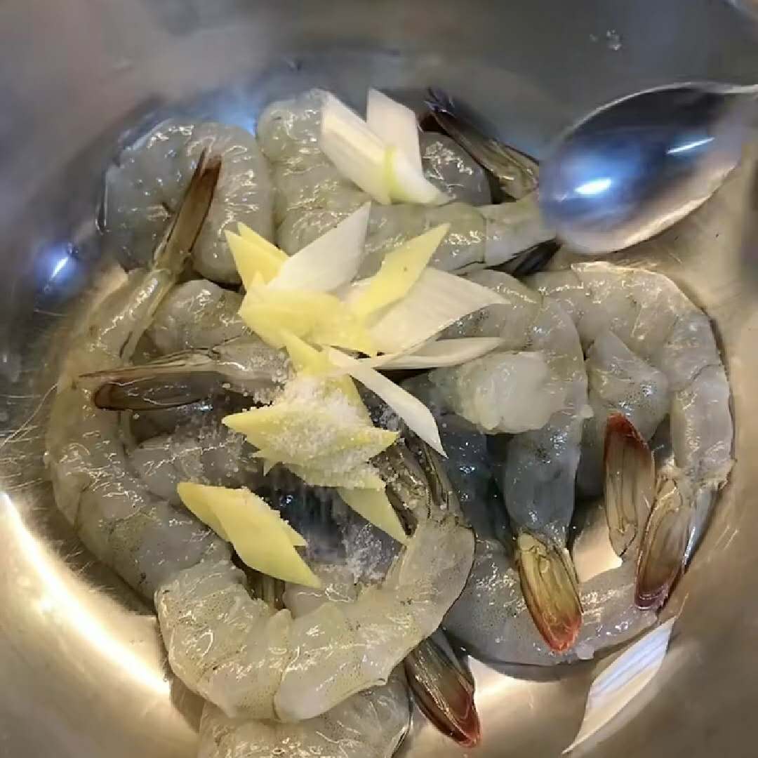 大虾怎么做汤好喝还补钙,大虾怎样做好吃既简单又营养