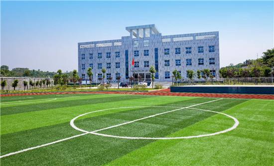 12名老师仅教9名学生，仍呼力不从心？社会需求这样的学校和老师