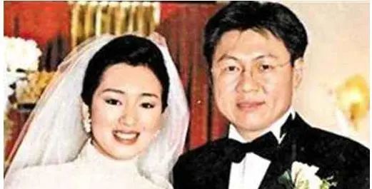 巩皇一生的情史,巩女皇