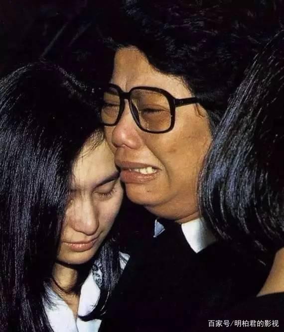 赌后何超琼年轻照片,赌后女皇何超琼