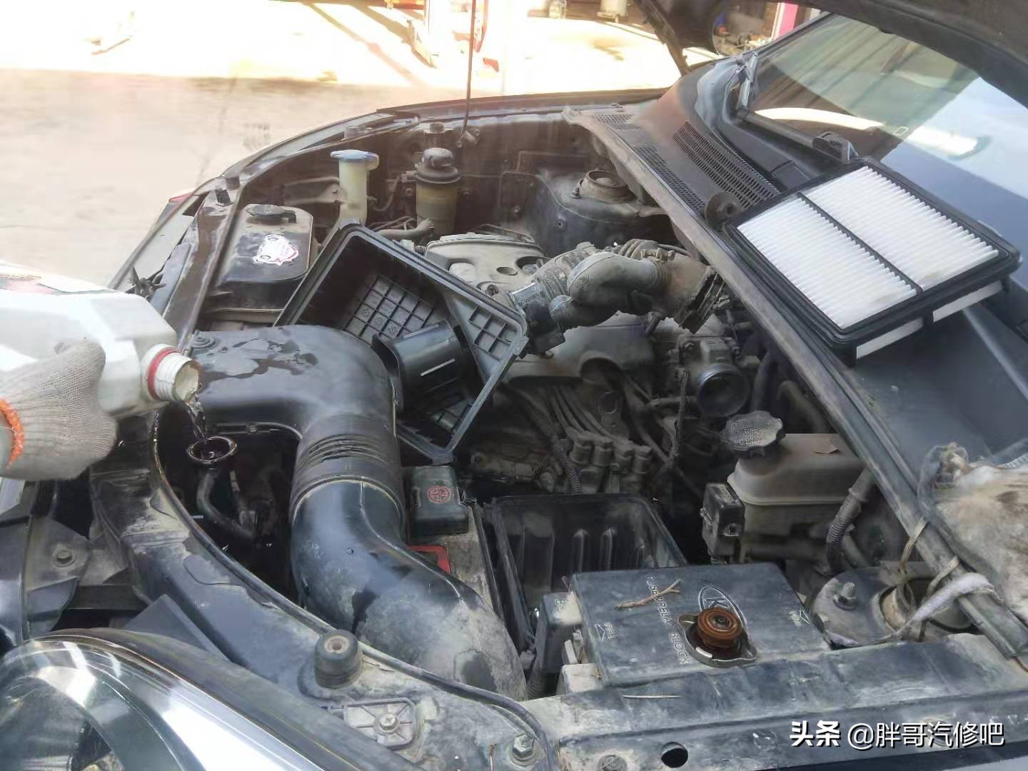 更换防冻液需求清理暖风水箱吗,清洗防冻液水箱的正确方法