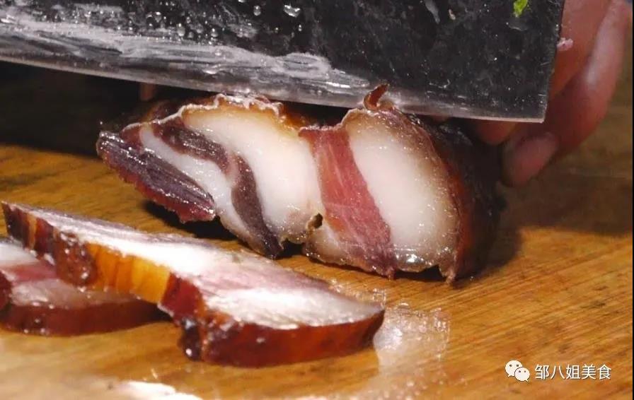 腊肉发霉了能看吗,腊肉发霉了怎么处理然后继续保存
