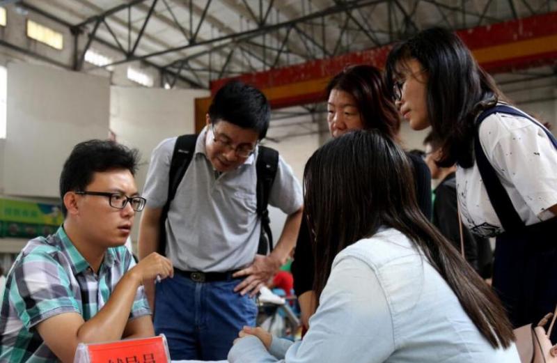大学辅导员赚得多吗,大学辅导员工资好不好