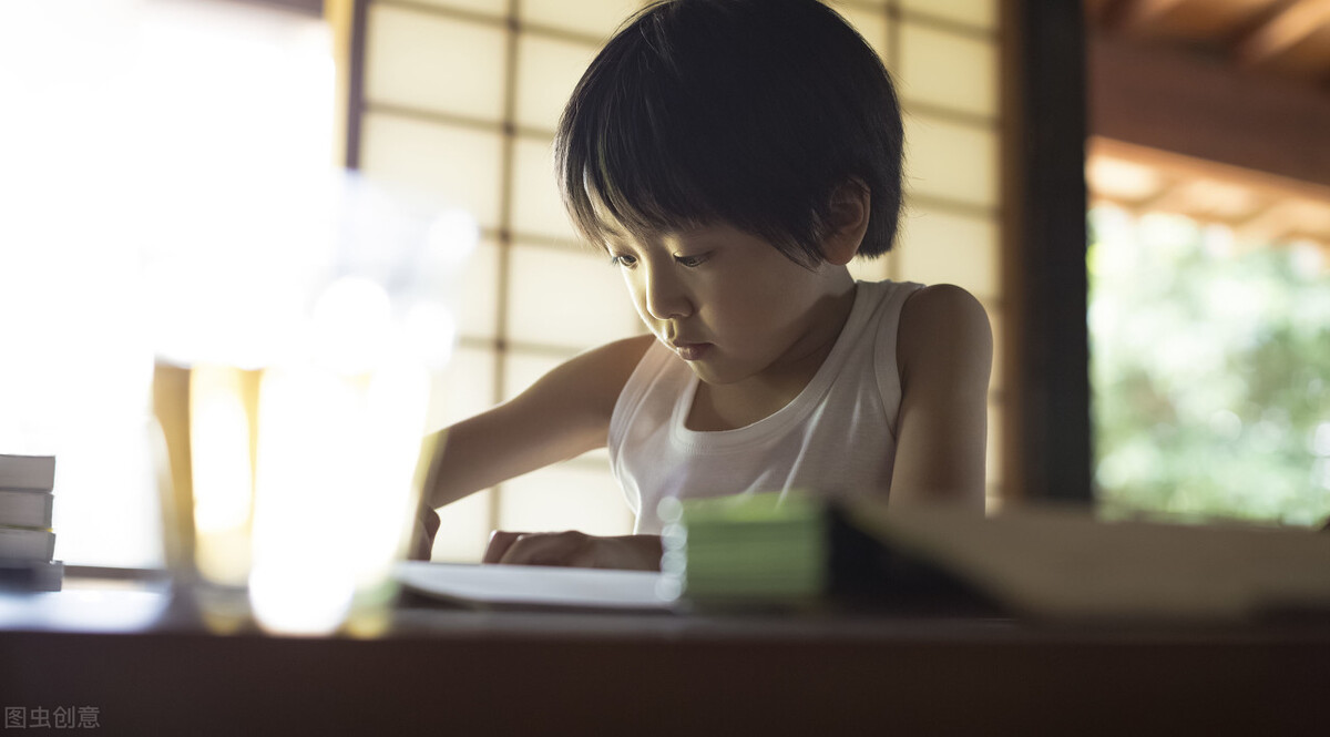幼师工资两三千应不应该转行,幼师工资低还一直坚持为什么