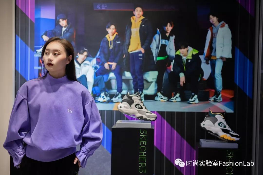 送对年终礼物是现代青年的社交核*器武**