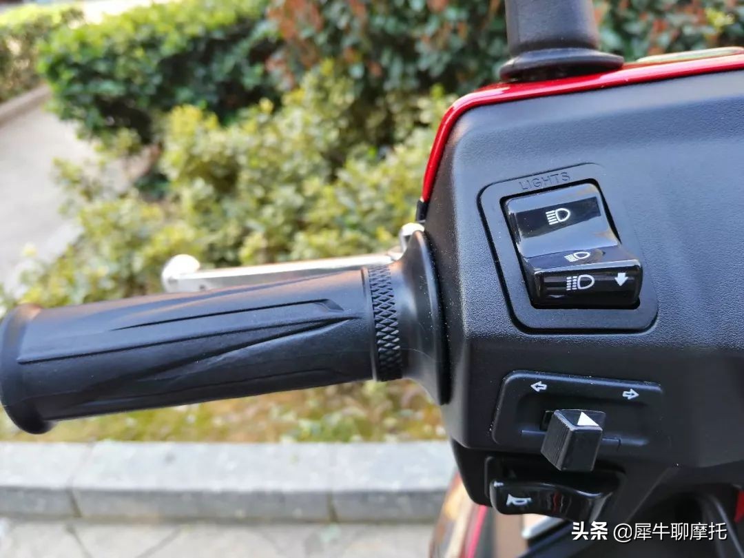 豪爵afr125踏板车测评,豪爵8000至9000元踏板车