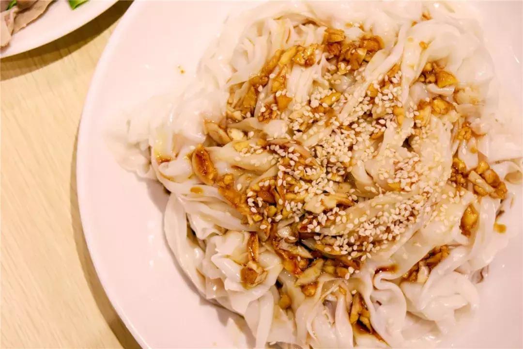 南海里水有间人气爆棚的食府，鳄鱼龟走地鸡煲只需158元！
