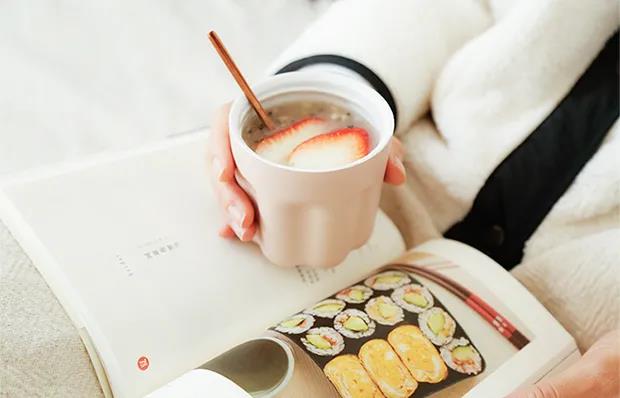这只果冻太可了！高颜值，保温保冷，既是水杯也是轻食杯