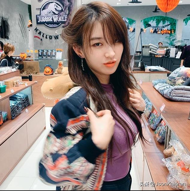 大号尺寸的猫相辣模妩媚BUFF加成的韩国女摄影师