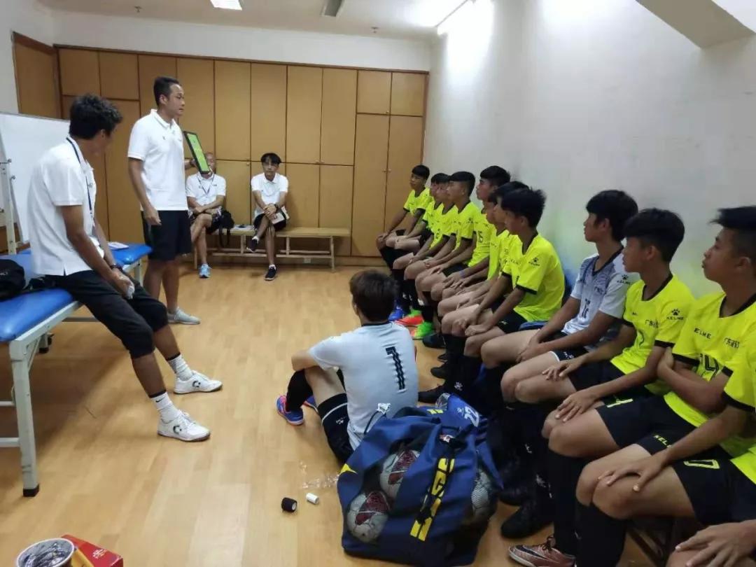 全国室内五人制足球U-15锦标赛，湛江体校逆转东道主取开门红