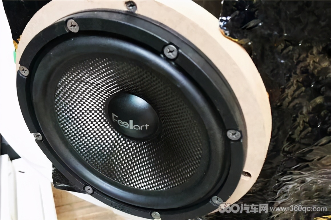 新生代车友追求快节奏听感芬朗SP-6.5D碳纤维两分频正好