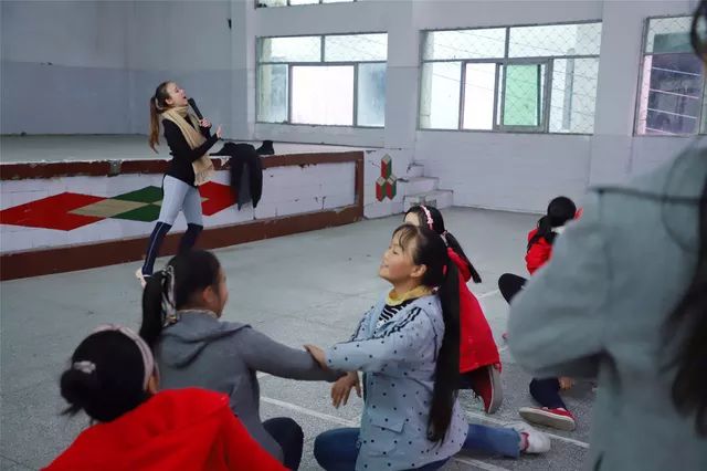 滨江这所学校的老师们，到建始“认亲结对”｜CBA门票中奖名单公布