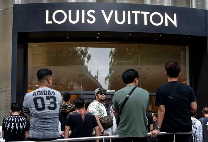 LV母公司推出防伪平台；又一代购被判罚款100万有期徒刑4年；天猫国际将全面调整跨境增值税