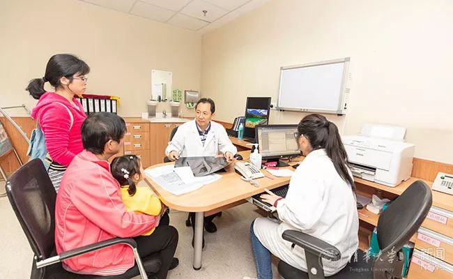 「四周年」清华长庚印象