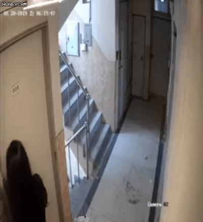 「05•30早安！九江」600架无人机“空中造景”有多震动；女子被骗200万却感激*子骗**；女子回家遇惊险一刻