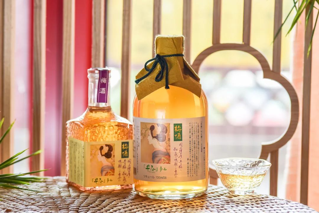 别感叹空留遗憾，趁现在带上好酒陪父亲喝两杯