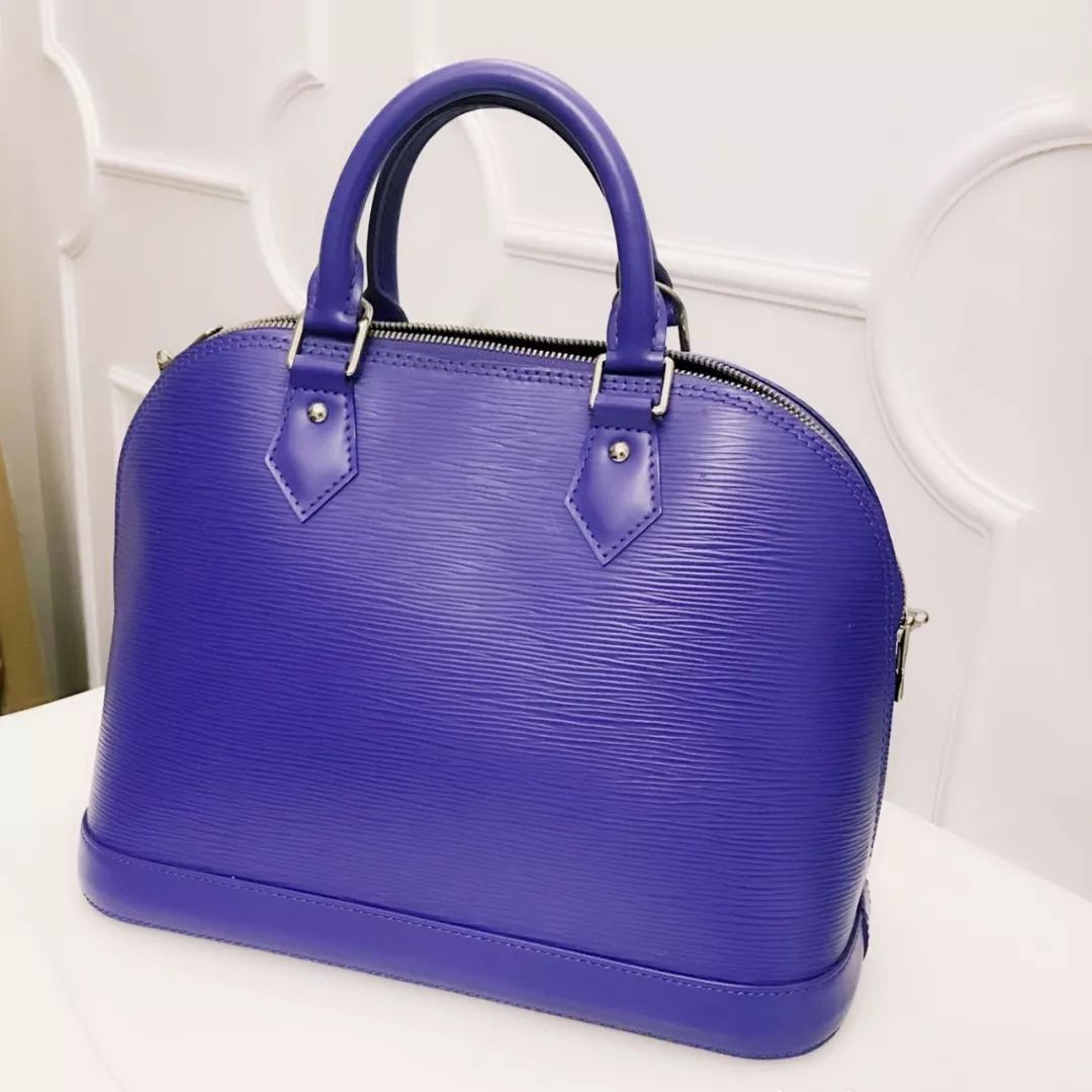 lv和dior哪个值得购买,400元ladydior