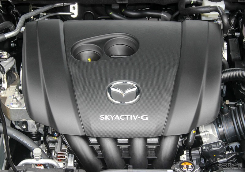 次世代mazda3昂克赛拉红色婚车队,2021款次世代马自达3白色昂克赛拉