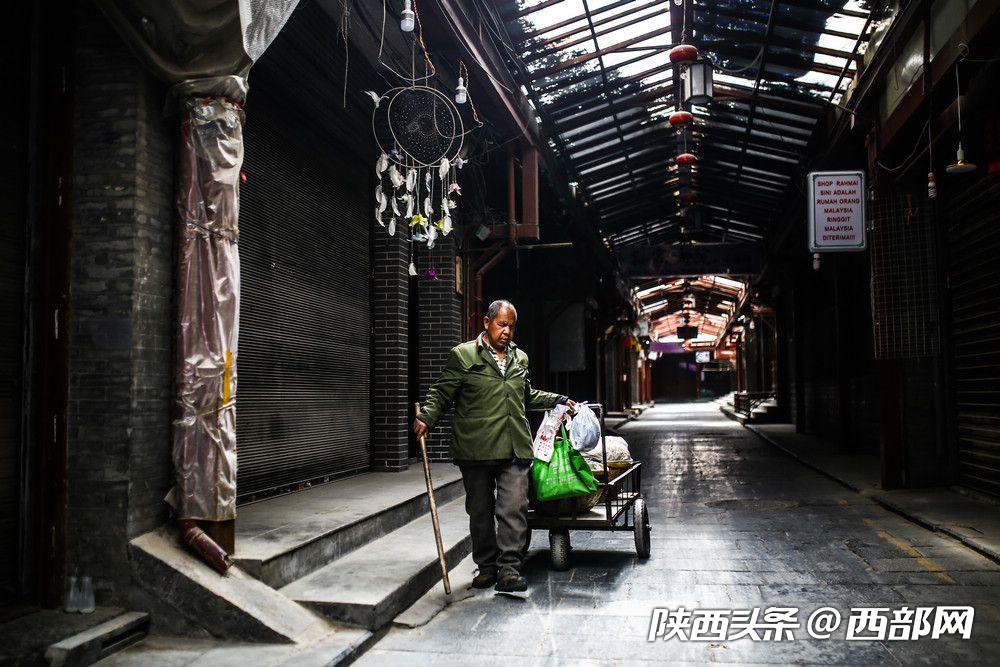 卖鸡蛋的盲人张喜平复工了用乐观鼓舞更多人