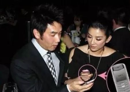 深扒：买Vertu手机，酒店无限住，名校保证上，30天海外移民