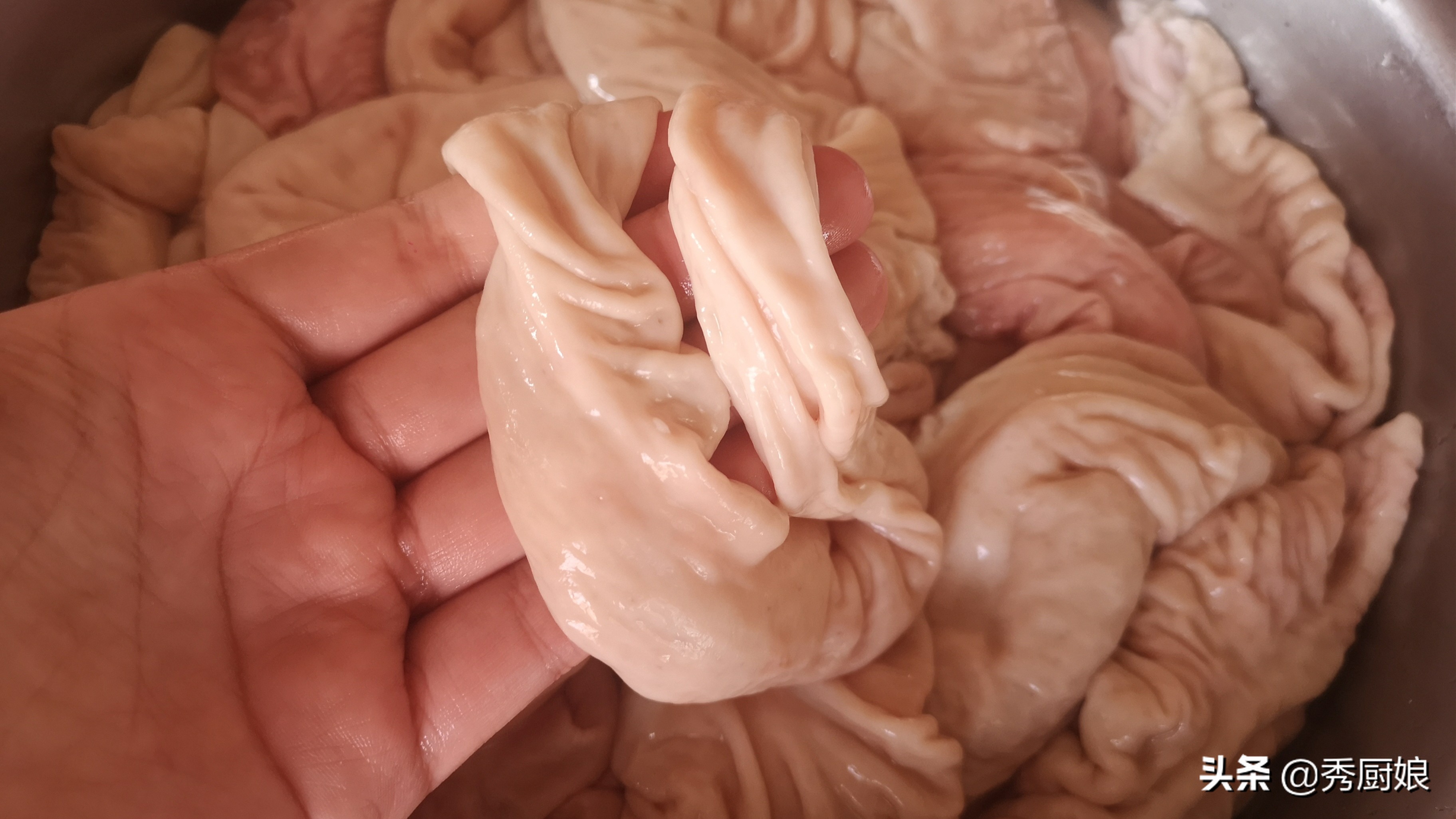 猪大肠用面粉怎么清洗,清洗猪大肠用生粉可以吗