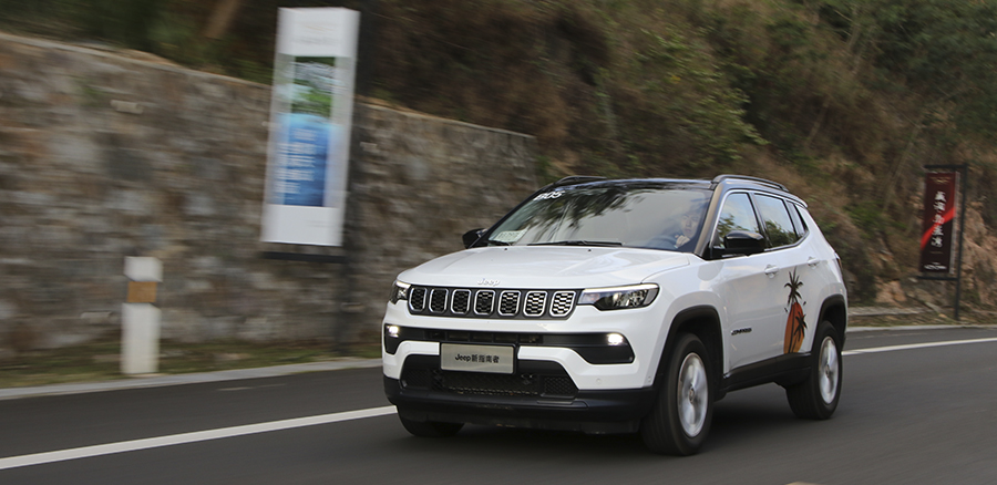 jeep指南者车机系统升级,jeep指南者2017款换导航车机系统