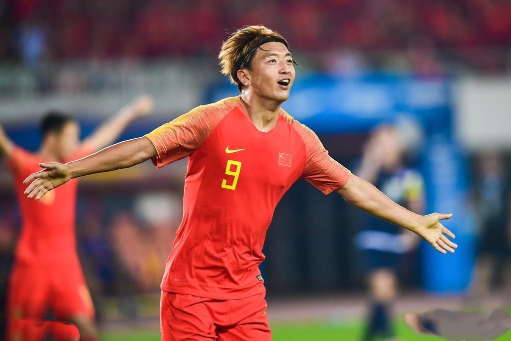 国足7-0胜关岛回顾国足的精彩进球,国足半场5:0虐菜