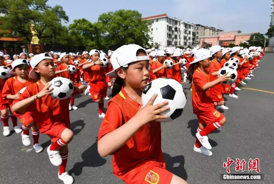 中国足球要从儿童抓起,中国足球必须从娃娃做起
