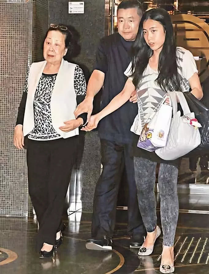 李嘉欣关之琳蔡少芬,李嘉欣关之琳蔡少芬洪欣