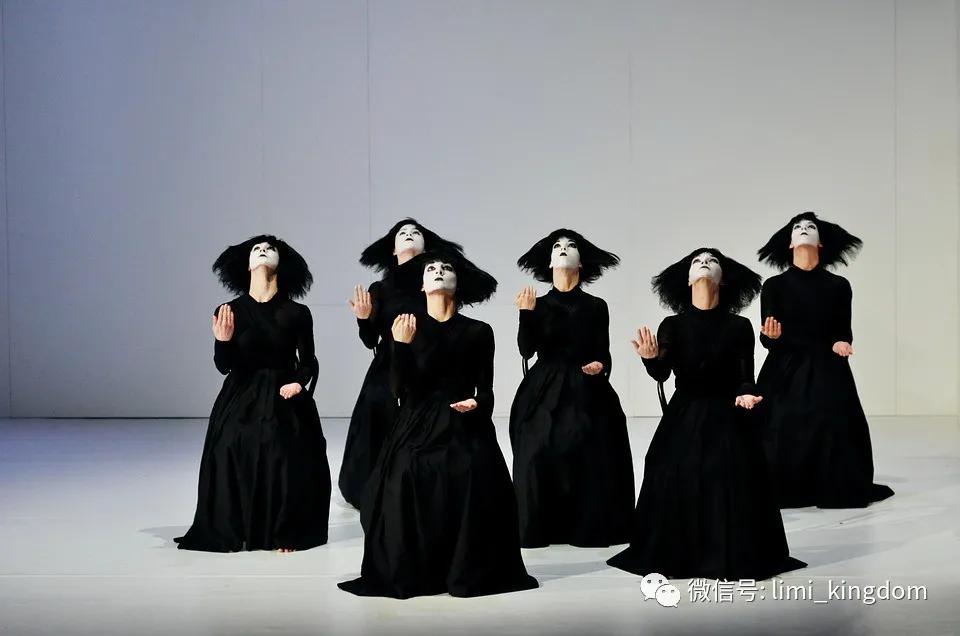 厘米的毒|人生是一袭华丽的长袍，里面爬满了虱子