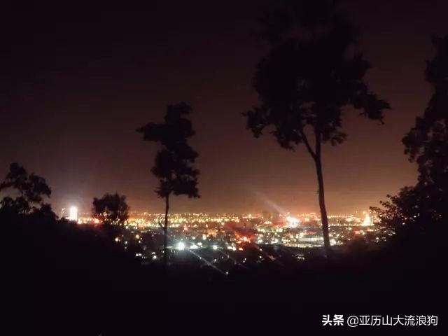 我流浪到中缅边境，发现一座奇特的寺庙，修行的僧人竟都是孩童