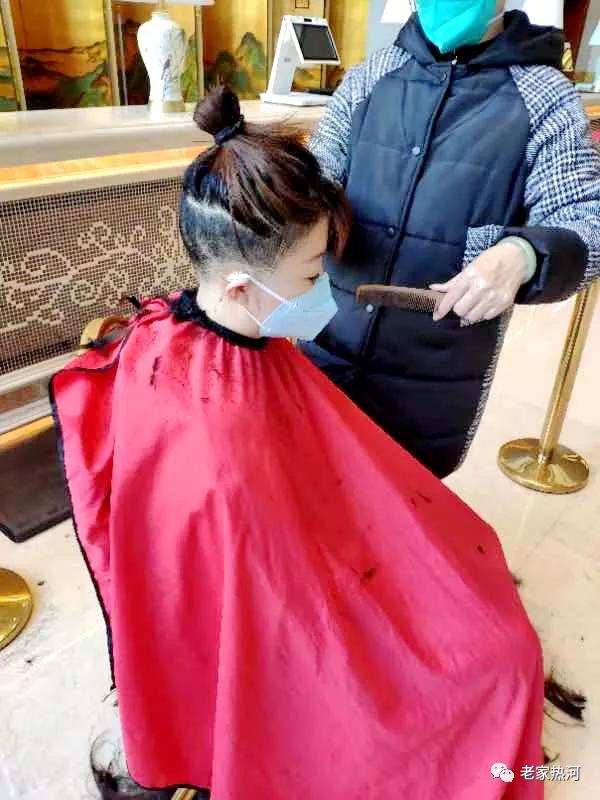 武汉抗疫女护士,女医生在武汉抗疫事迹