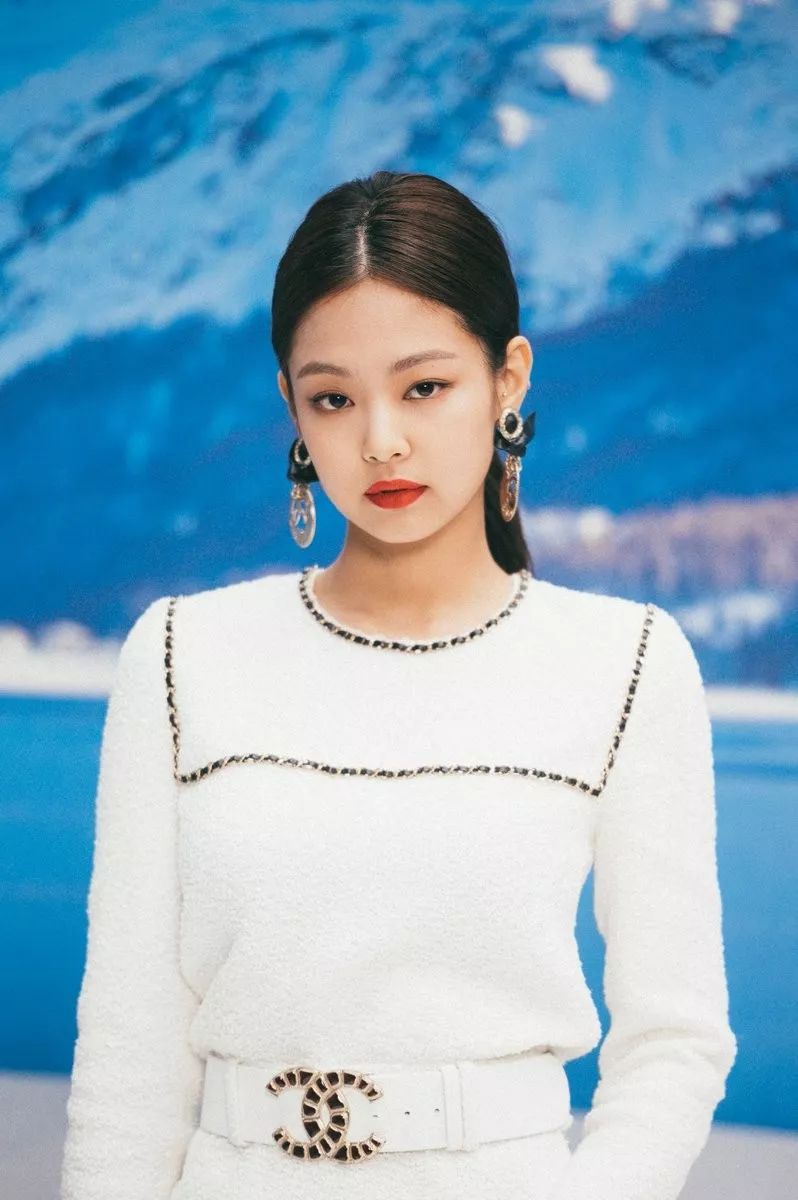 blackpink四人从黑暗中走出来,blackpink被黑得最惨的一年