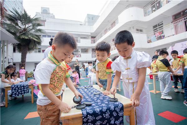笔墨纸砚润童心，书香画韵趣国庆：合肥市宿州路幼儿园迎国庆活动