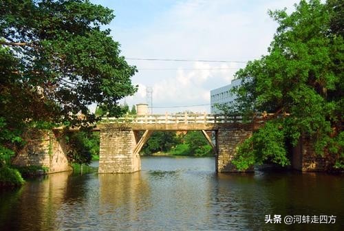 带雨晚来急野渡无人舟自横诗意,野渡无人舟自横的野渡的意思